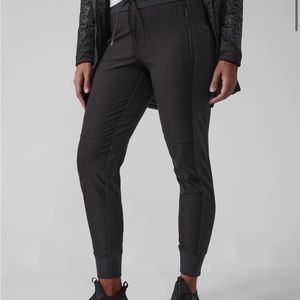 Athleta headlands hybrid trek jogger